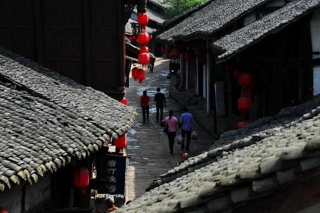 重庆“姐弟坠亡案”张波及情人叶诚尘伏法,孩子外婆:这种伤痛永远治愈不了
